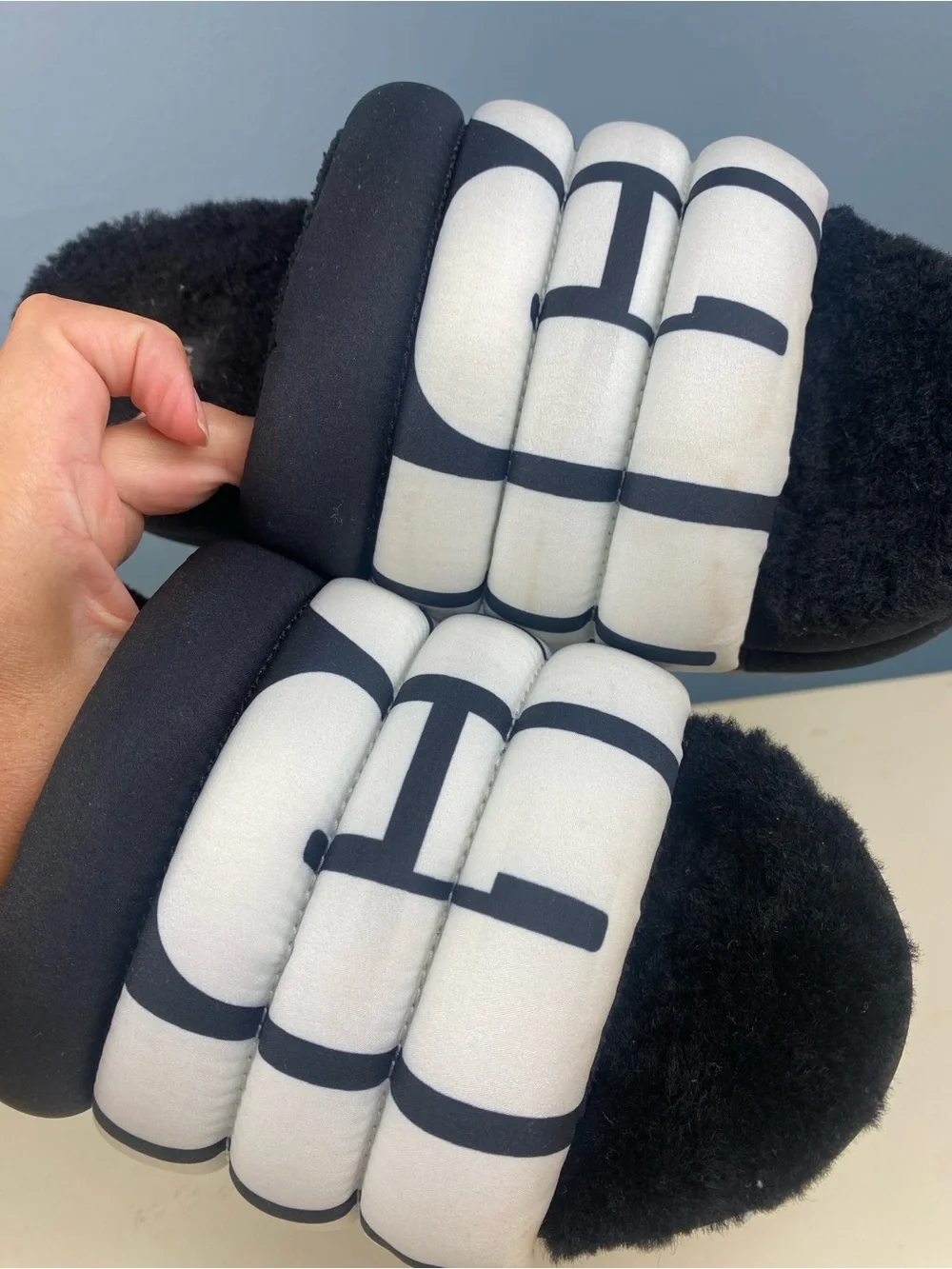 UGG Women’s Maxi Slide Platform Logo Sandals 7